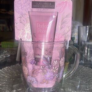“GRANDMA” Floral Glass Mug & Hand Cream Duo!